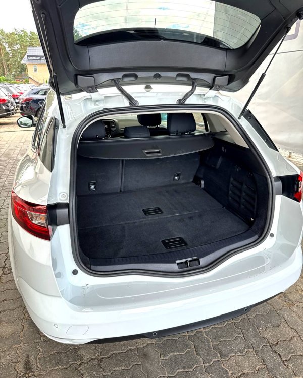 Renault Megane IV - Image 14