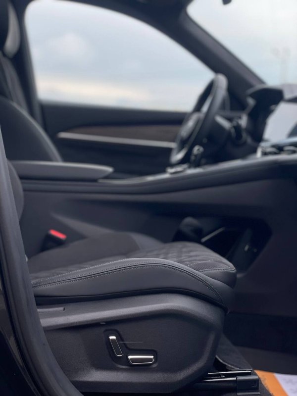 Geely Monjaro, Exclusive Flagship, 2025 - Image 7
