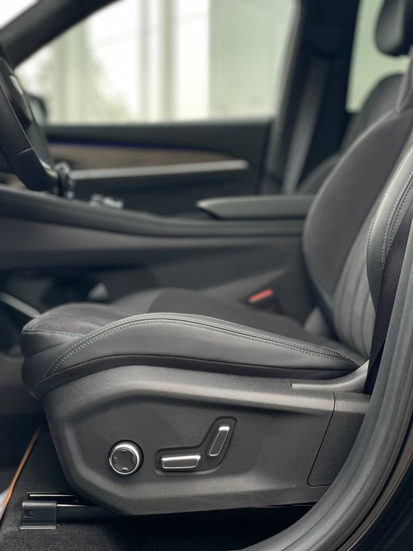 Geely Monjaro, Exclusive Flagship, 2025 - Image 15