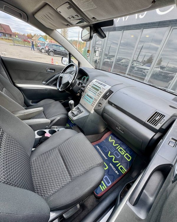 Toyota Corolla Verso II (AR10) - Image 13
