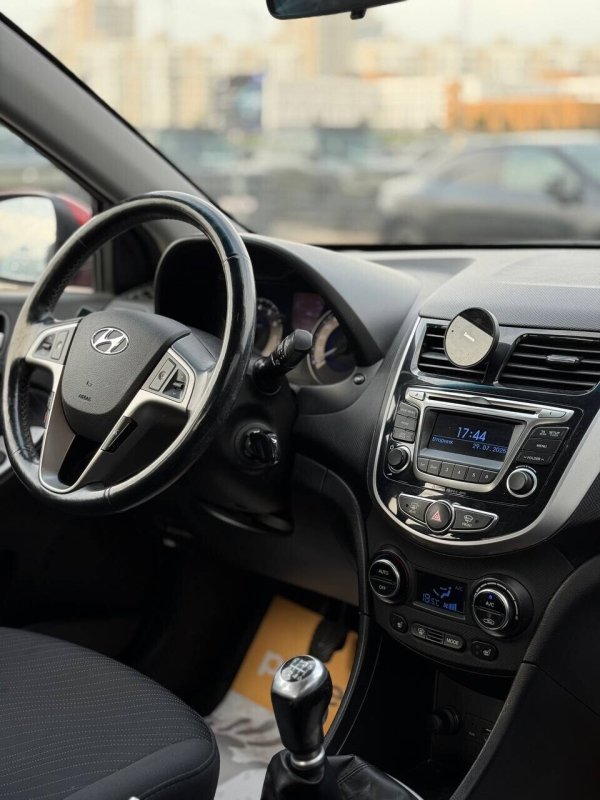 Hyundai Accent, 2014 - Image 11