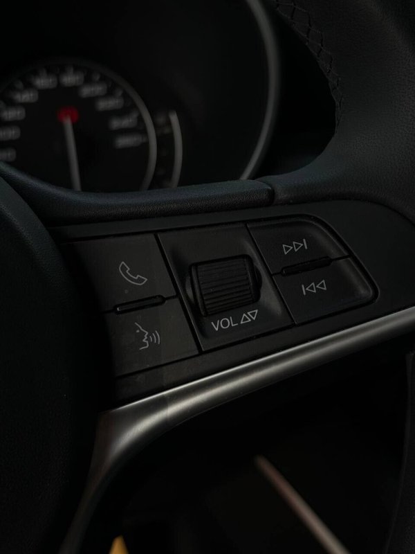 Alfa Romeo Stelvio, 2018 - Image 13