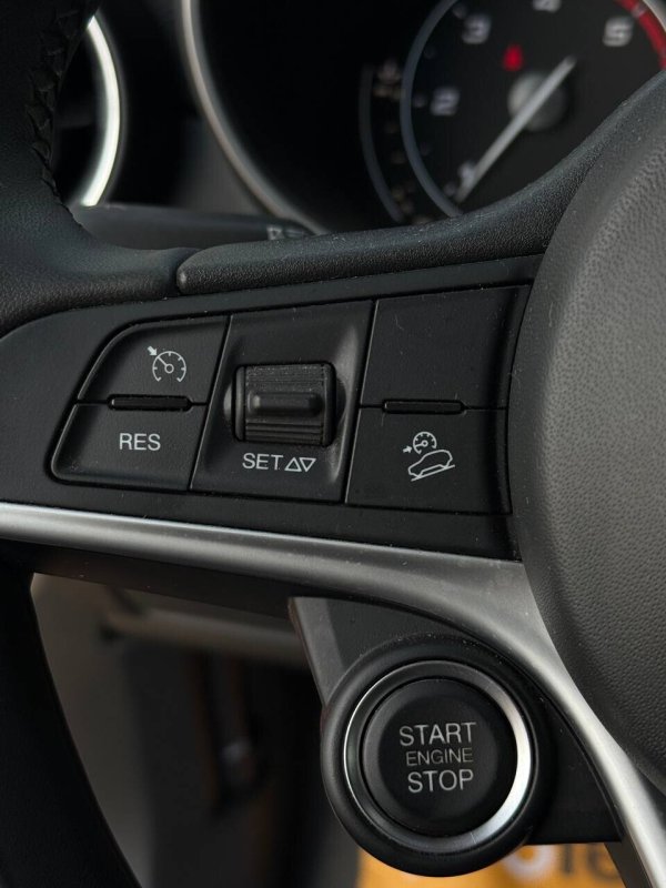 Alfa Romeo Stelvio, 2018 - Image 12