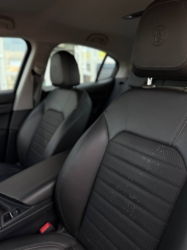 Alfa Romeo Stelvio, 2018 - Image 16