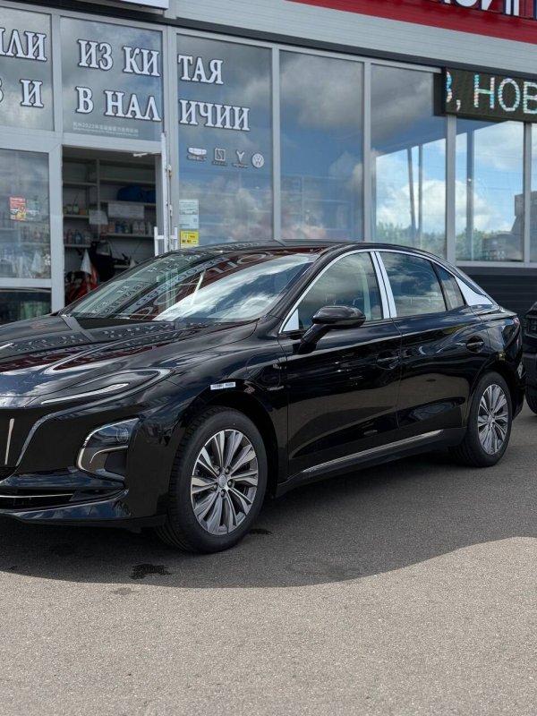 Hongqi E-QM5, Enjoy Edition, 2025 - Image 2