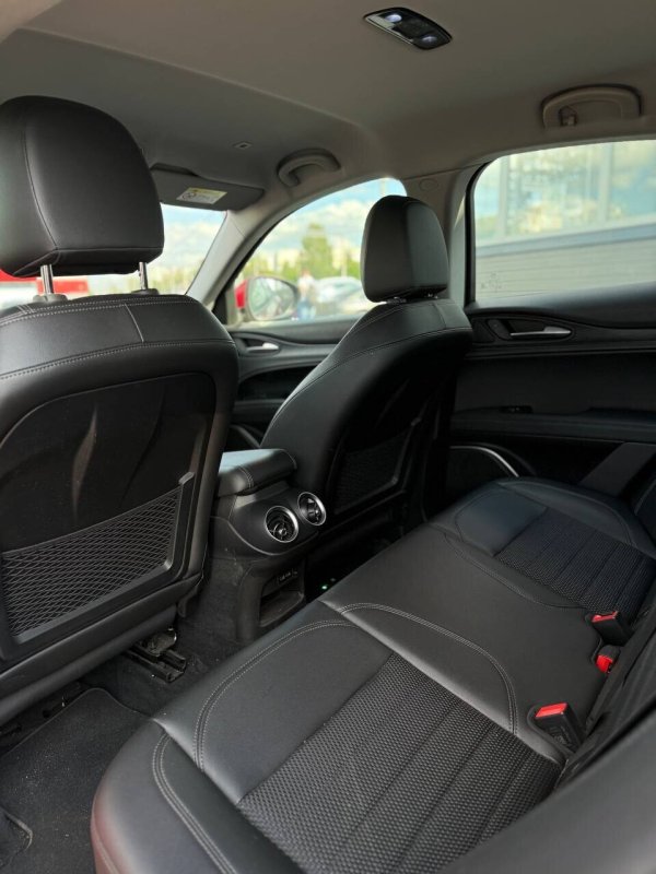 Alfa Romeo Stelvio, 2018 - Image 19