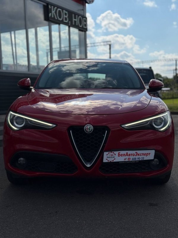 Alfa Romeo Stelvio, 2018 - Image 3