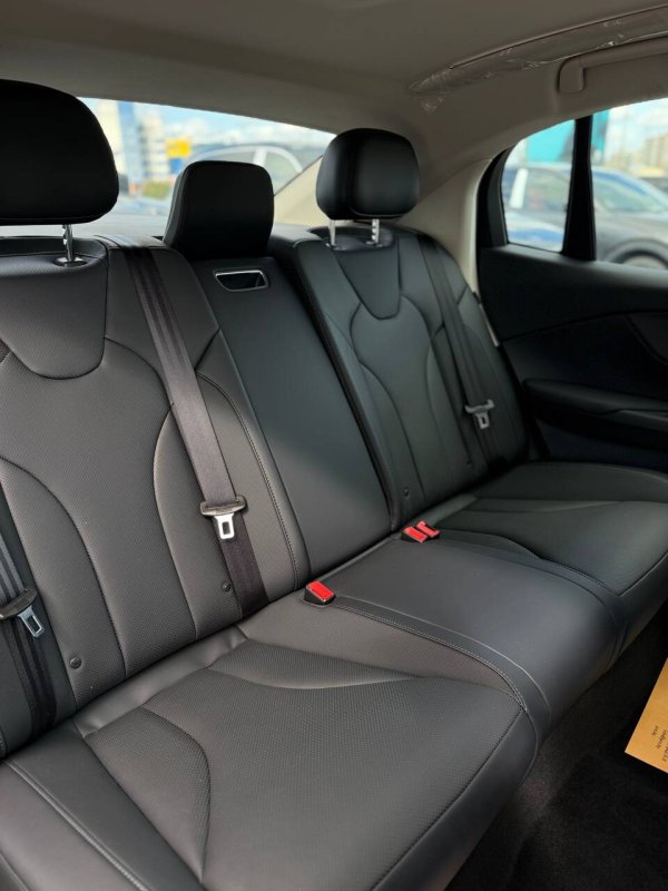 Hongqi E-QM5, Enjoy Edition, 2025 - Image 13