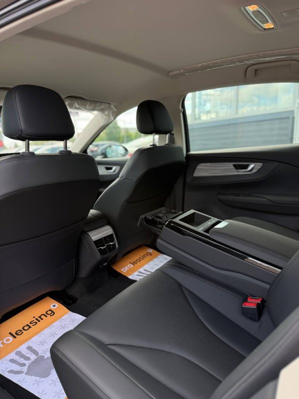 Hongqi E-QM5, Enjoy Edition, 2025 - Image 18