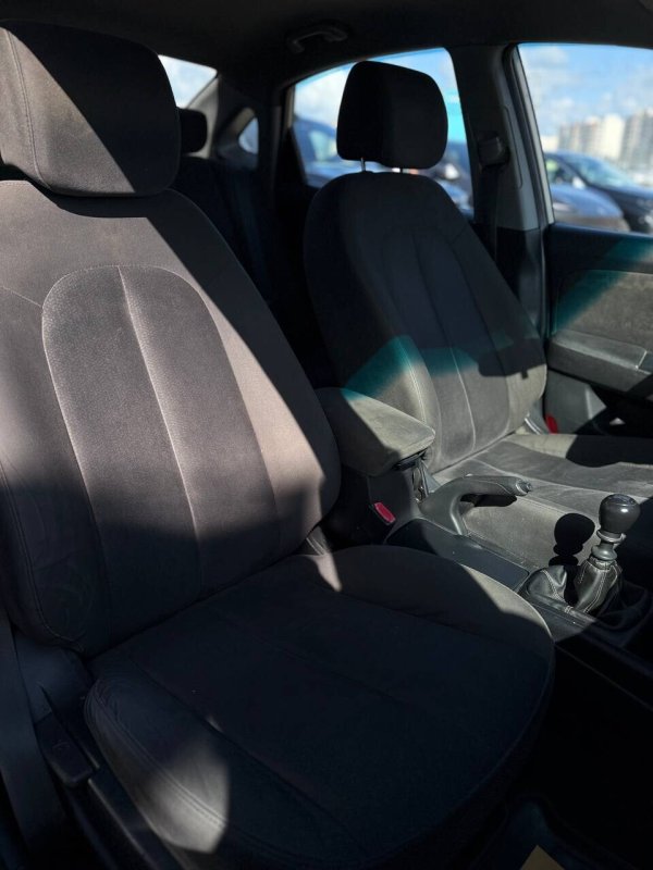 Hyundai Elantra, 2010 - Image 11