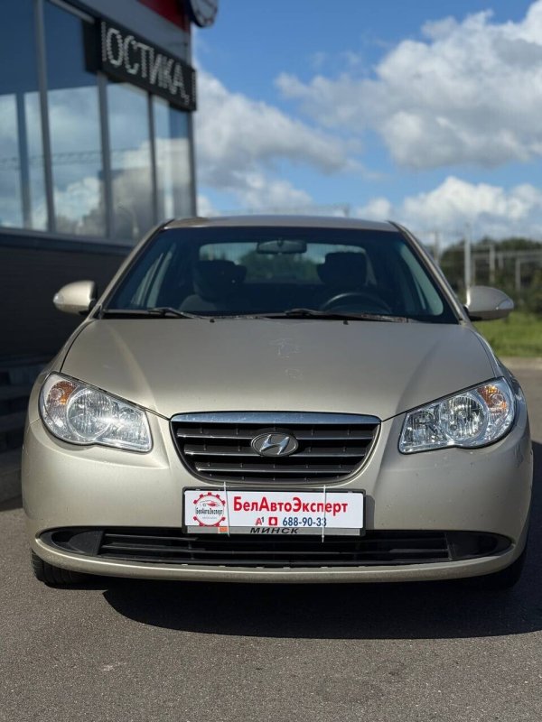 Hyundai Elantra, 2010 - Image 3