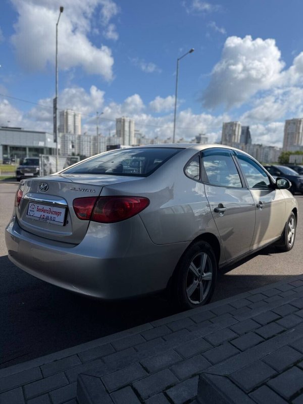 Hyundai Elantra, 2010 - Image 8