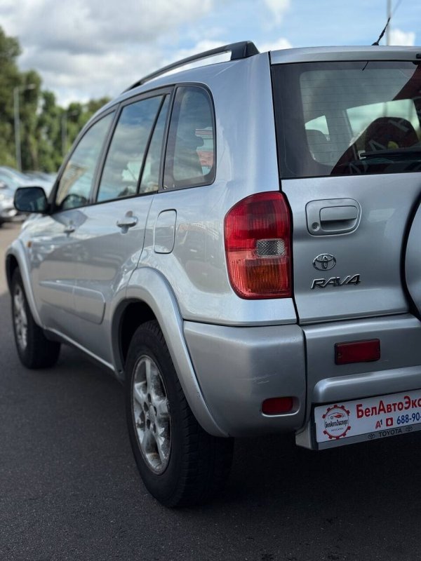Toyota RAV4, 2001 - Image 8