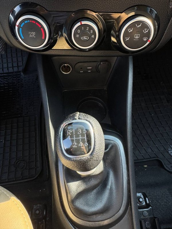 Kia Rio, 2015 - Image 10