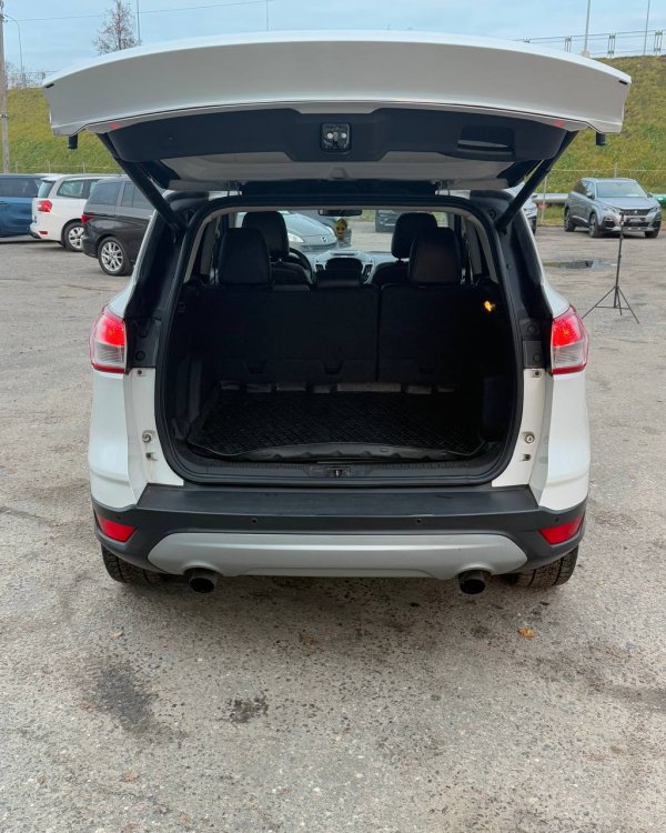 Ford Escape III - Image 29