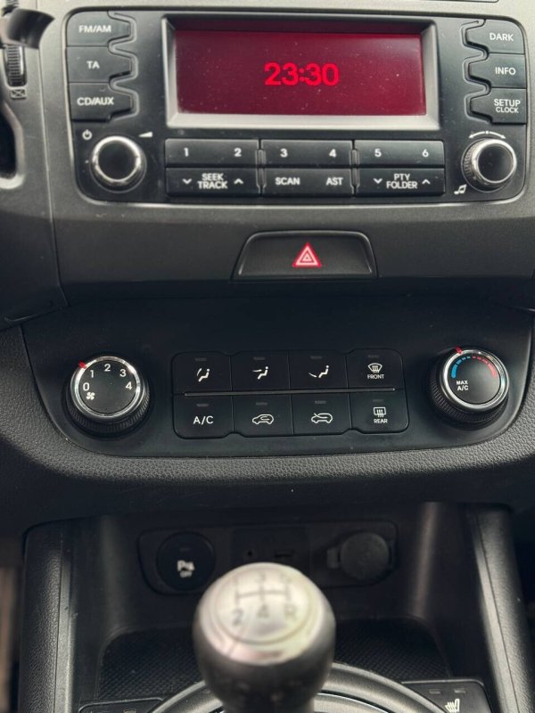 Kia Sportage, 2011 - Image 20