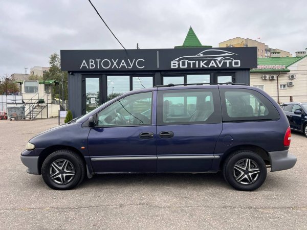 Chrysler Voyager III - Image 4