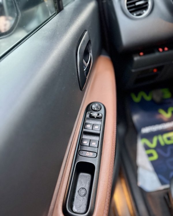 Peugeot 5008 I - Image 18