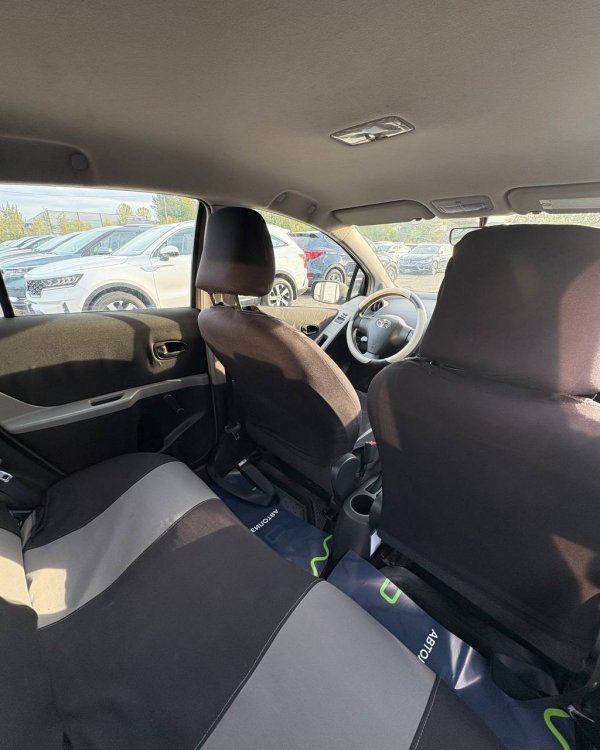 Toyota Yaris II (XP9) · Рестайлинг - Image 11