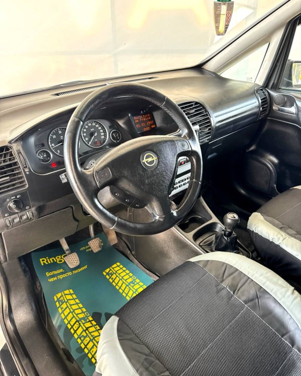 Opel Zafira A - Image 11
