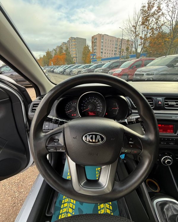 Kia Rio III - Image 11