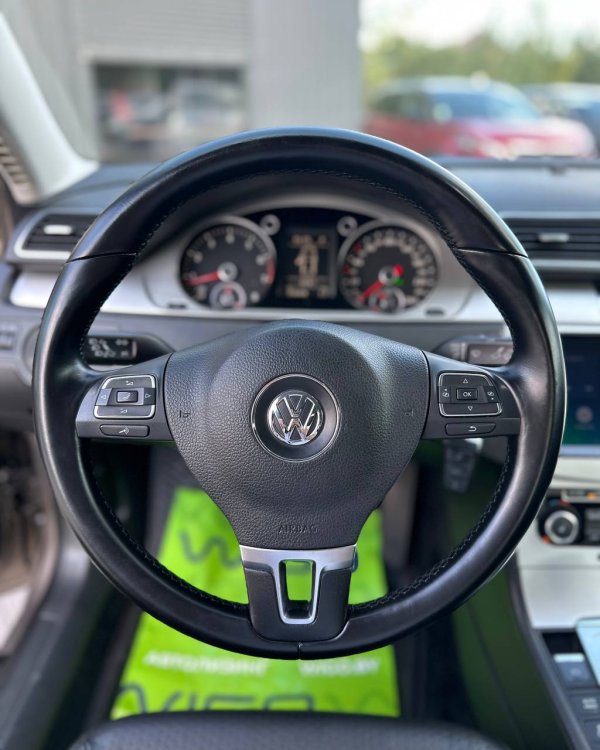 Volkswagen Passat B7 - Image 11