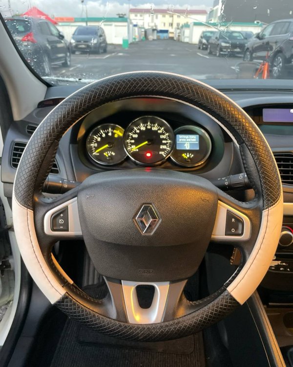 Renault Fluence I - Image 11