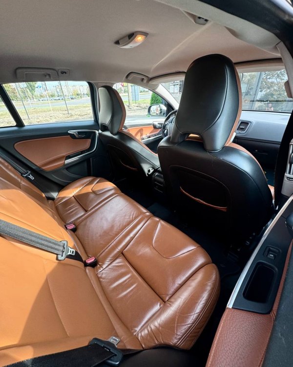 Volvo V60 I - Image 13