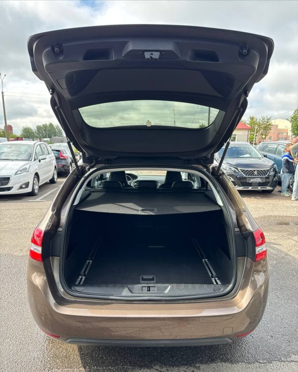 Peugeot 308 T9 - Image 12