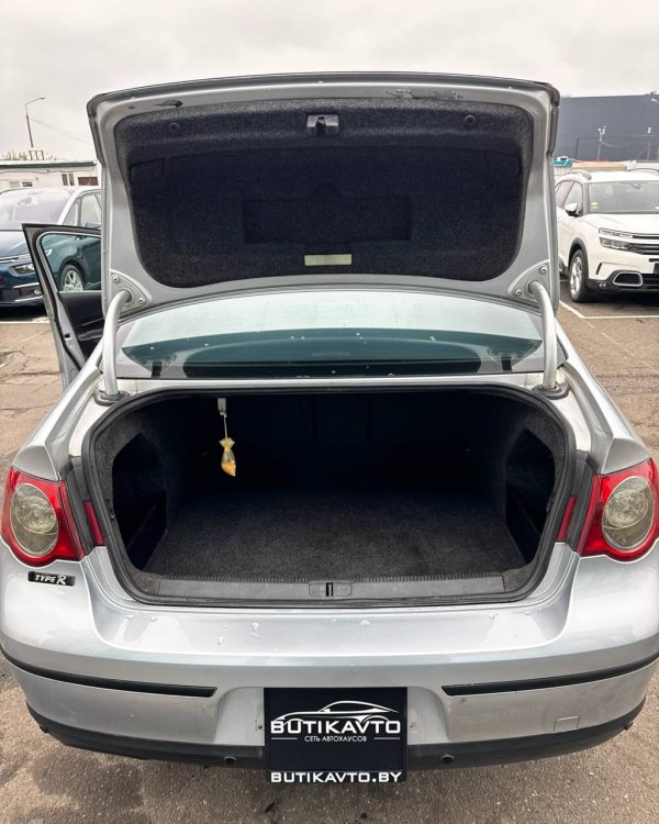Volkswagen Passat B6 - Image 14