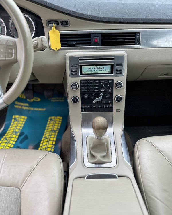 Volvo V70 III - Image 10