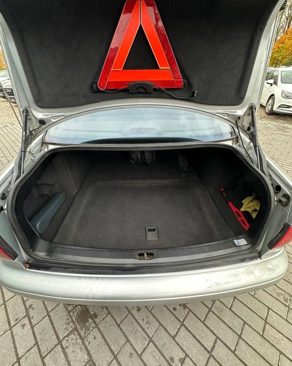 Audi A8 D2 - Image 13
