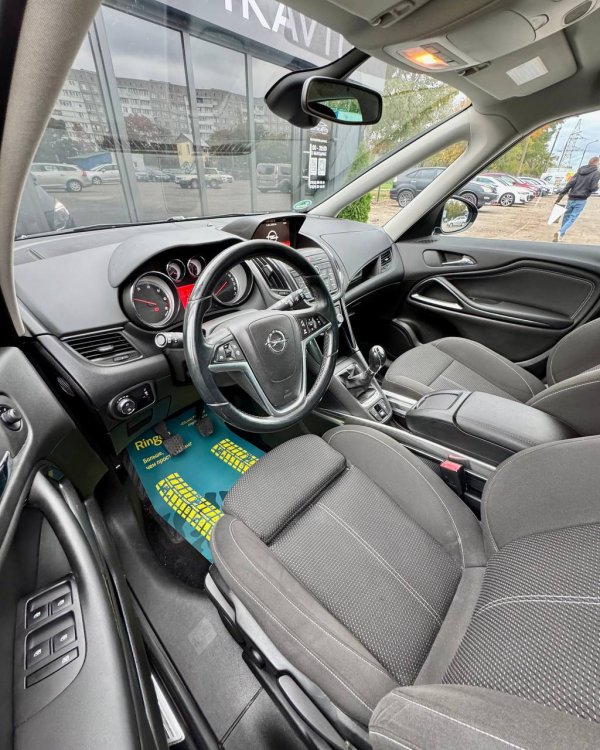Opel Zafira C - Image 10