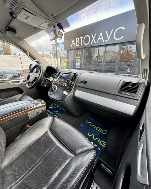 Volkswagen Multivan - Image 15
