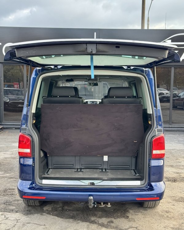 Volkswagen Multivan - Image 13