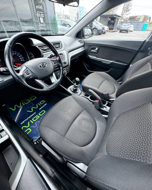 Kia Rio III - Image 10