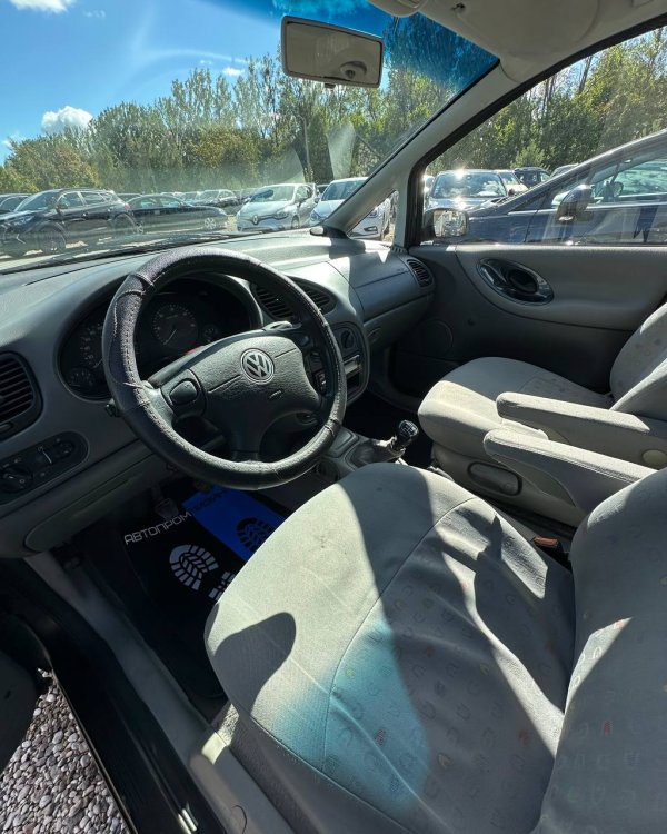 Volkswagen Sharan I - Image 7
