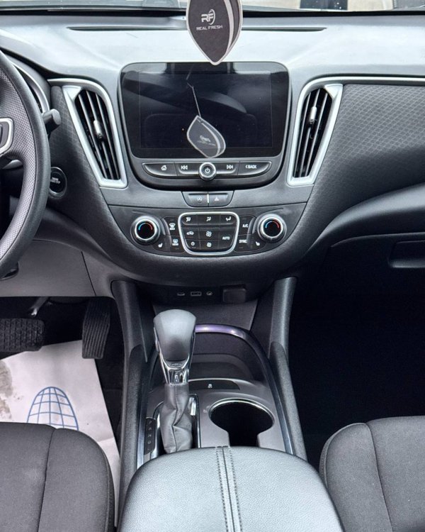 Chevrolet Malibu IX · Рестайлинг - Image 12