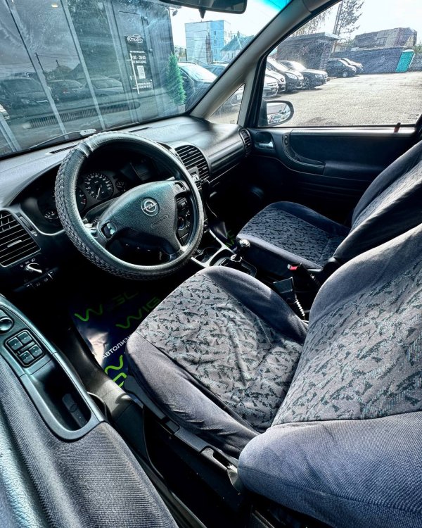 Opel Zafira A - Image 10