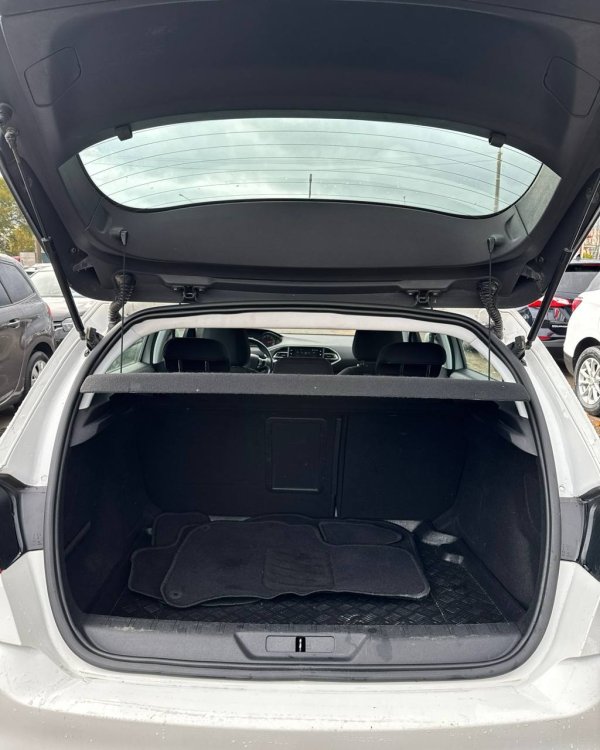 Peugeot 308 T9 · Рестайлинг - Image 14