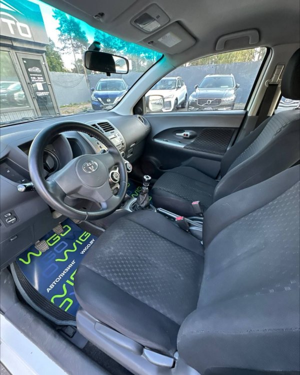 Toyota Urban Cruiser I - Image 8