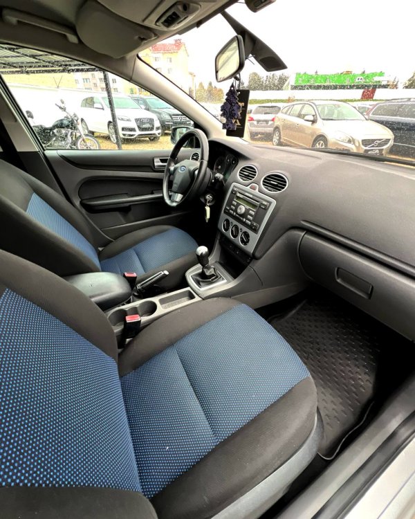 Ford Focus II - Image 11