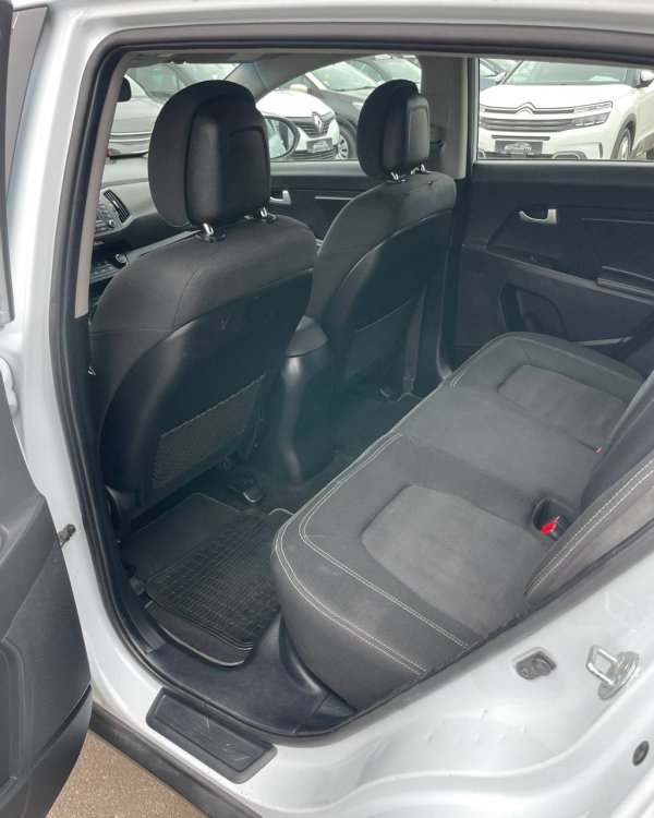 Kia Sportage III - Image 13