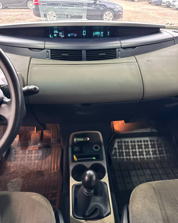 Renault Espace IV - Image 14