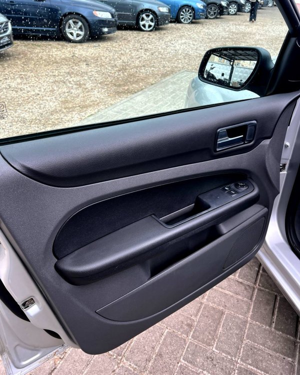 Ford Focus II - Image 9