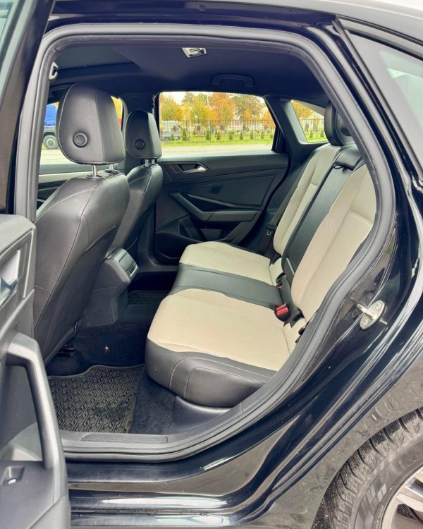 Volkswagen Jetta VII - Image 12