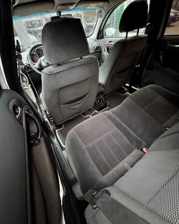 Alfa Romeo 147 I - Image 11