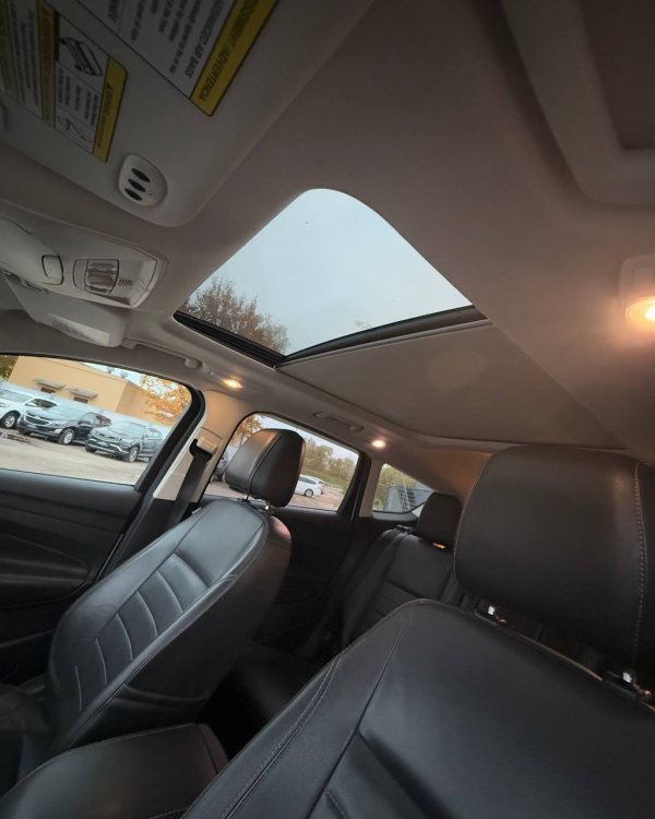 Ford Escape III - Image 25