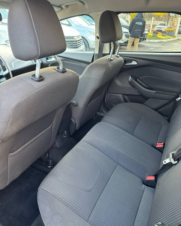 Ford Focus III - Image 11