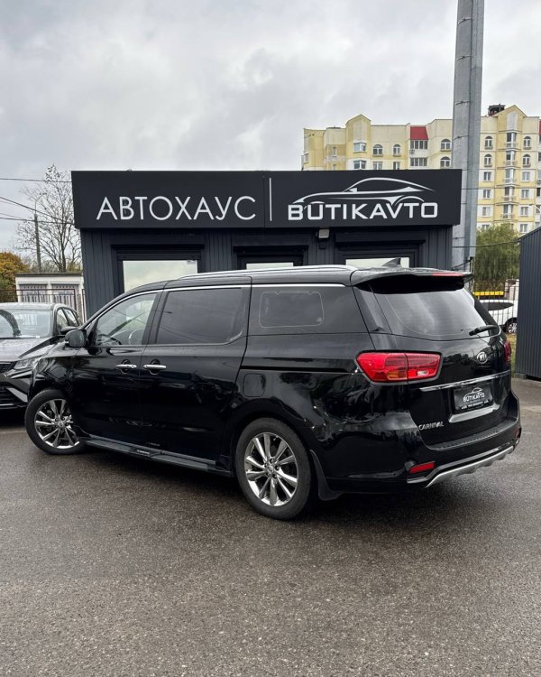 Kia Carnival III - Image 4